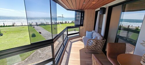 Beautiful beachfront apartment in Gaivotas - Ingleses Norte