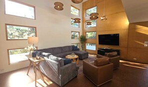 Smart TV - WV64: Game Changer | Pet-friendly | Screened Porch (Ocracoke)
