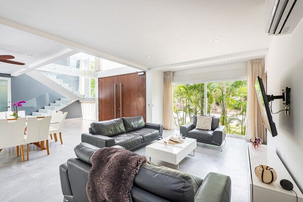 TV - Villa Deluxe SlowLiving Tulum CountryClub Golf PGA (Gran Bahía Príncipe)
