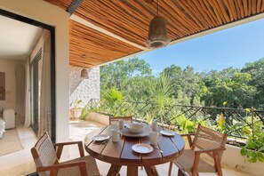 Outdoor dining - •|AMARU Penthouse | Private Rooftop & Quiet Living (Tulum)
