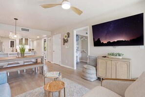 TV, offices - B-114 -Totally Remodeled With Walk Out Lanai (Naples)