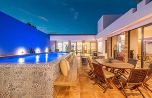 Outdoor pool - Incredible Residence in the historic center of La Paz and a few steps from the Malecon. (La Paz)