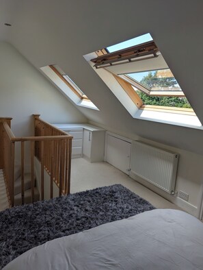 4 bedrooms, iron/ironing board, WiFi