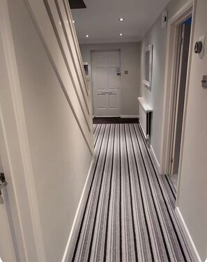 Interior - Spacious property in the heart of St Albans (St Albans)