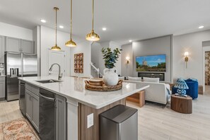 Interior - Luxury Orlando Escape: Pool, Games & Themed Rooms (Orlando)