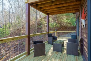 Terrace/patio - Pet-Friendly Home Near Vogel State Park (Blairsville)