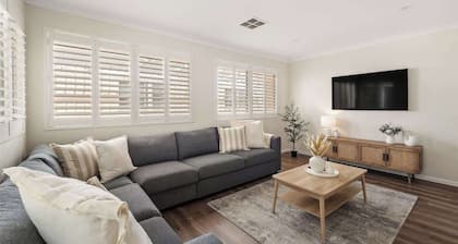 Birak Beach House—Modern Comfort by Geographe Bay