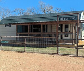 Exterior - Gerrie's Place at Figment Llama Ranch Foundation  -  Near Round Top TX (New Ulm)