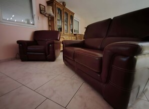 Télévision, table de tennis de table