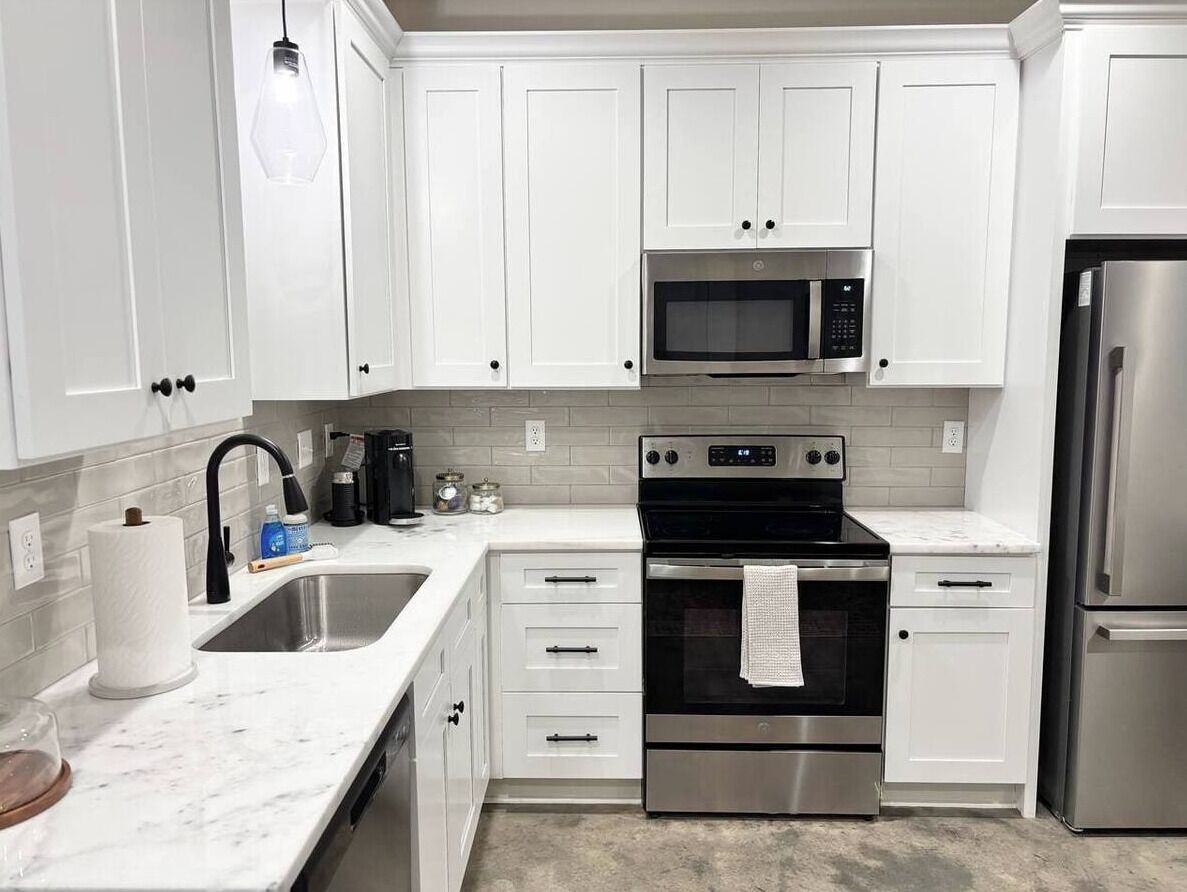 Luxury Townhome, 2 Bedrooms | Private kitchen