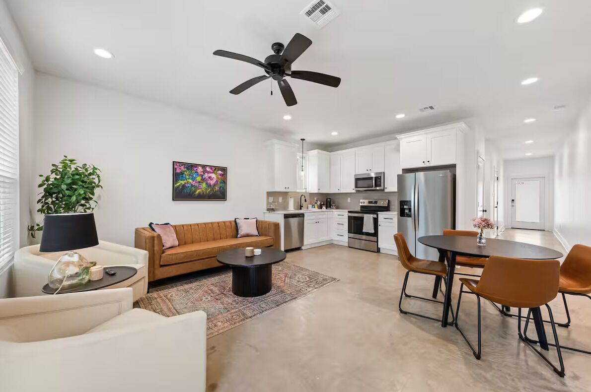 Luxus-Stadtwohnung, 2 Schlafzimmer | Wohnbereich | Smart-TV