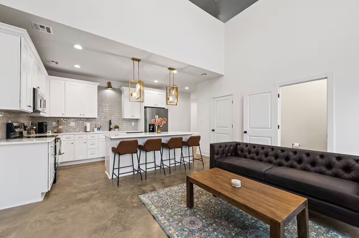 Luxury House, 2 Bedrooms | Living area | Smart TV