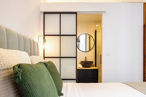 Exclusive Apartment, Pets allowed | Laptop workspace, blackout curtains, iron/ironing board, free WiFi - 7 Matices (Madrid)