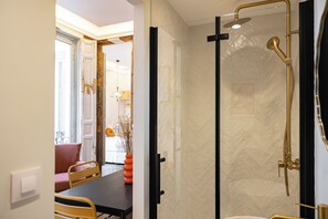 Comfort Apartment, Balcony | Bathroom