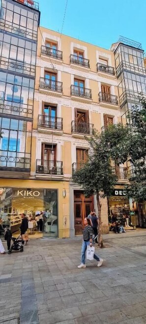 Exterior - 7 Matices (MADRID)