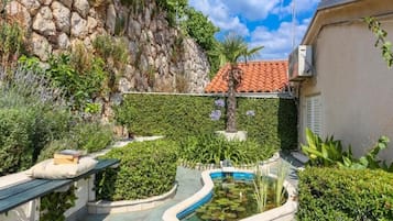 Studio (0 Bedroom) | Balkon