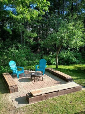 Terrace/patio - Old Port Road Retreat (Kennebunk)