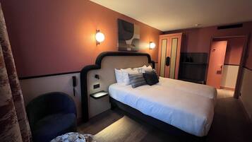 Premium Twin Room, City View | In-room safe, desk, laptop workspace, blackout curtains