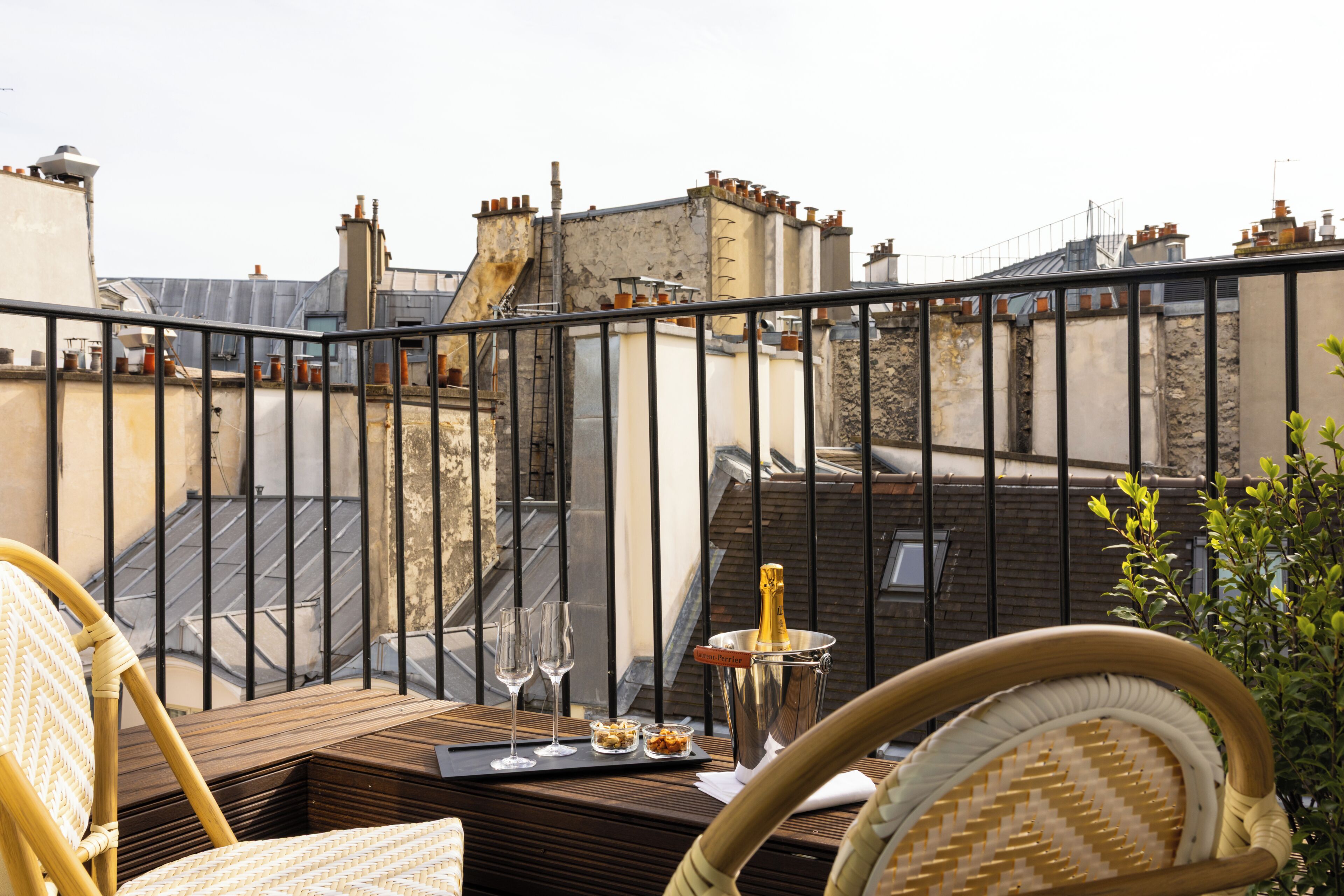 Premium Δίκλινο Δωμάτιο (Double), Θέα στην Πόλη | Χρηματοκιβώτιο στο δωμάτιο, γραφείο, χώρος εργασίας για λάπτοπ 