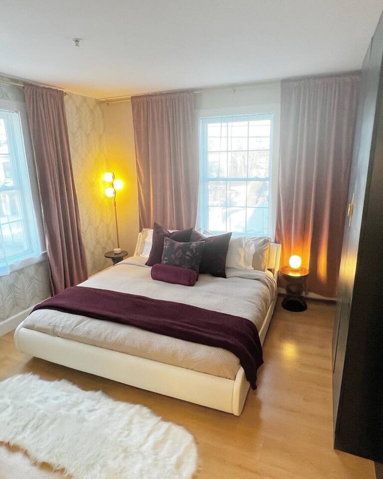 Iron/ironing board, travel cot, WiFi, bed sheets