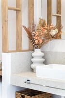 Deluxe Twin Room, Balcony, Garden View | Bathroom | Shower, hair dryer, towels, toilet paper