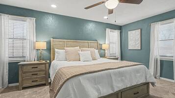 Strykjärn/strykbräda och sängkläder