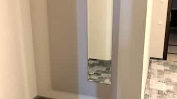 Apartemen, pemandangan halaman | Interior