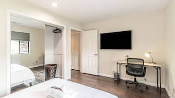 Schreibtisch, WLAN, Bettwäsche