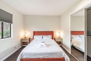 Desk, WiFi, bed sheets