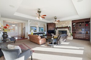 TV, fireplace, video games, ping pong - Breathtaking views Luxury Mansion 2 hr from Dublin (Sonora)