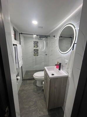 Hair dryer, towels, toilet paper - Wonderful 2-bedroom apartment in Medellín perfect for your getaway (Medellín)