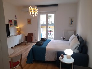 1 bedroom, iron/ironing board, WiFi, bed sheets - Emotion Suite 20 and you're home in the center! (Milano)