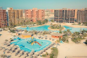 2 outdoor pools