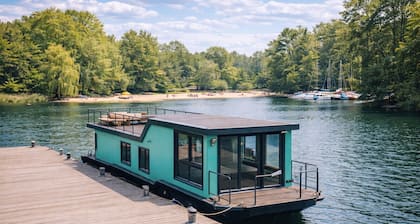 Schwimmendes Ferienhaus in Berlin