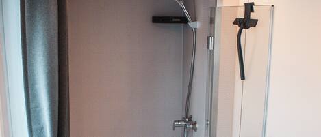 Mobile Home | Bathroom