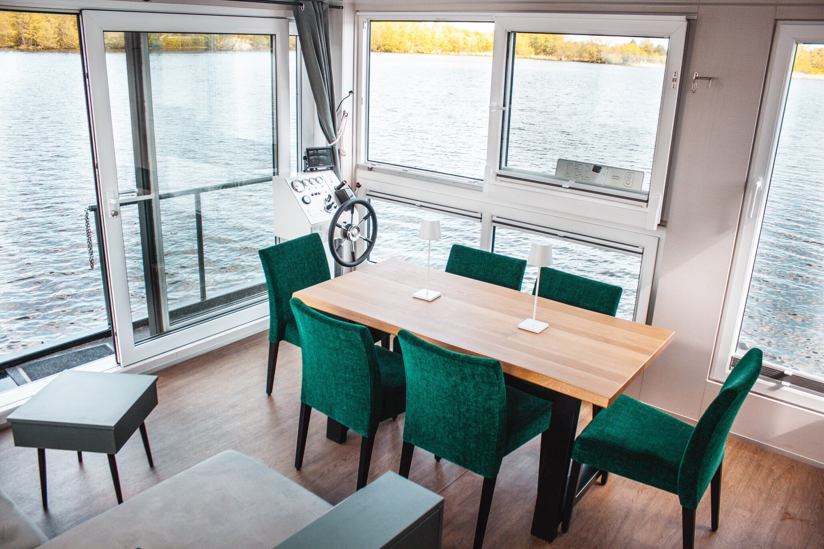 Mobile Home | Tempat makan