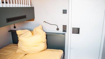 Mobil Karavan | 3 kamar tidur dan dilengkapi dengan perabotan berbeda-beda