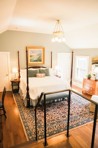 The Parsonage: A Grand 19th Century 4 Bedroom Home