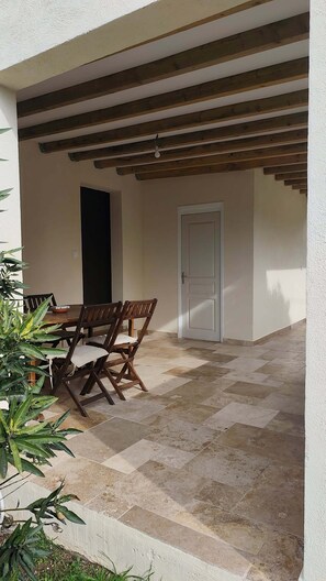 Outdoor dining - Charming apartment between sea and mountains (Calenzana)