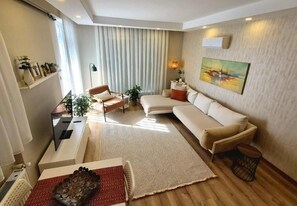 Téléviseur à écran plat, écran d’ordinateur