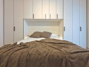 House - Casa Elena Cozy Stay Steps From Metro Station (Milan)