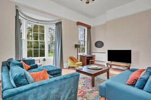 TV - Clavering Hall (Saffron Walden)