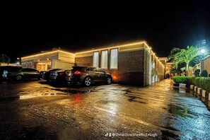 Property grounds - The Willows Nest Hotel Ogbomoso (Ogbomosho)