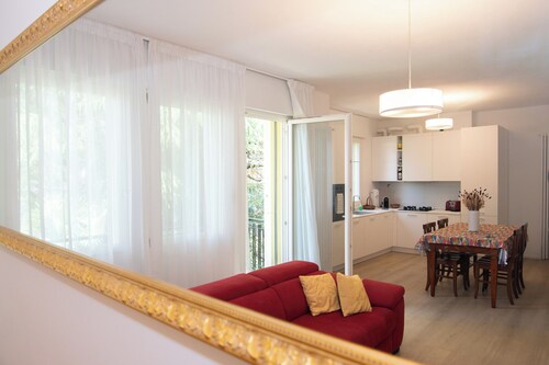 Cozy apartment located within walking distance of Beaches and Film Festival