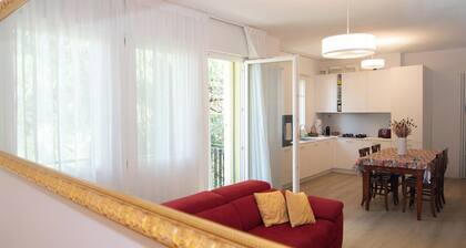 Cozy apartment located within walking distance of Beaches and Film Festival