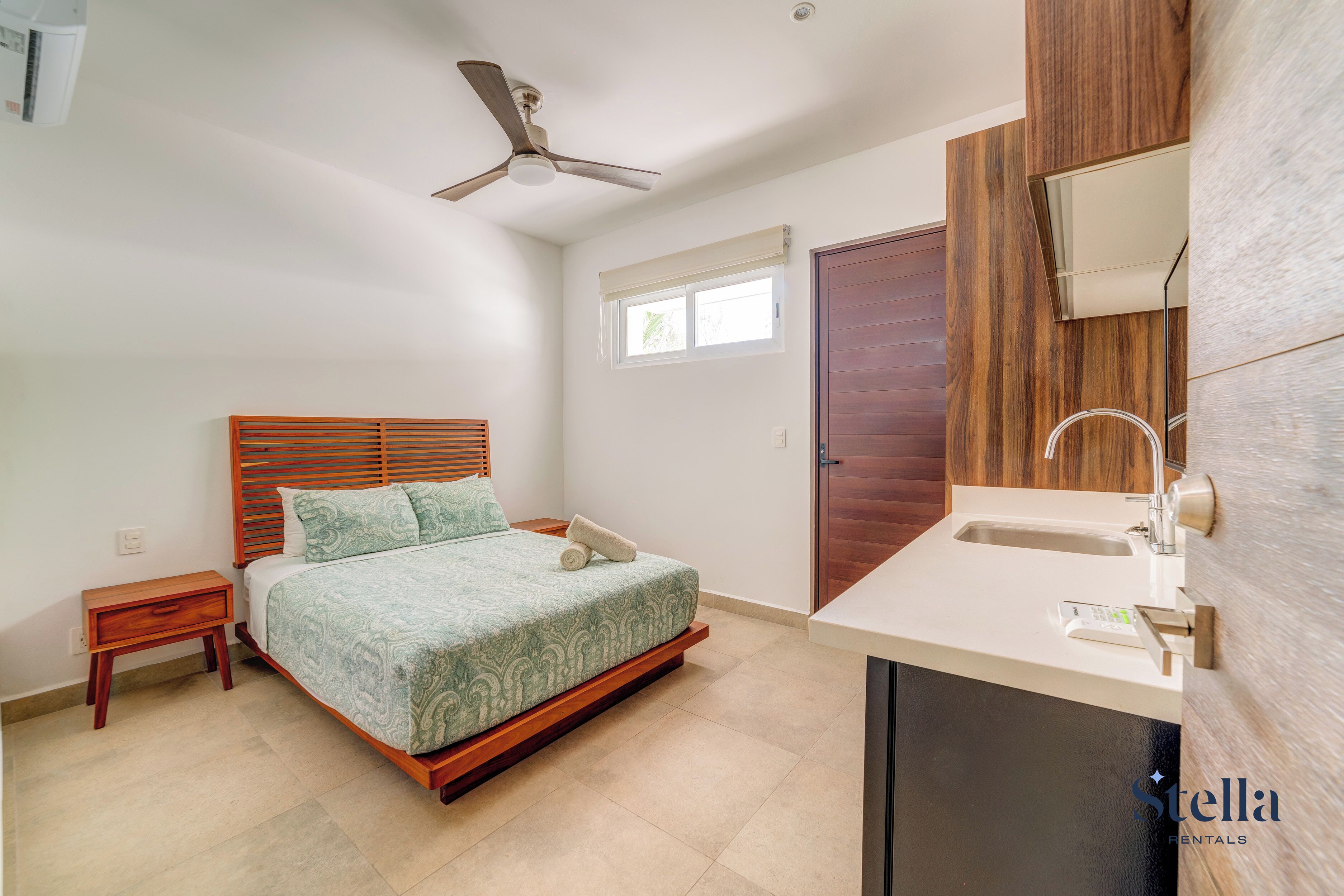 Apartamento, 2 habitaciones, patio, planta baja | Caja fuerte, decoración individual, mobiliario individual