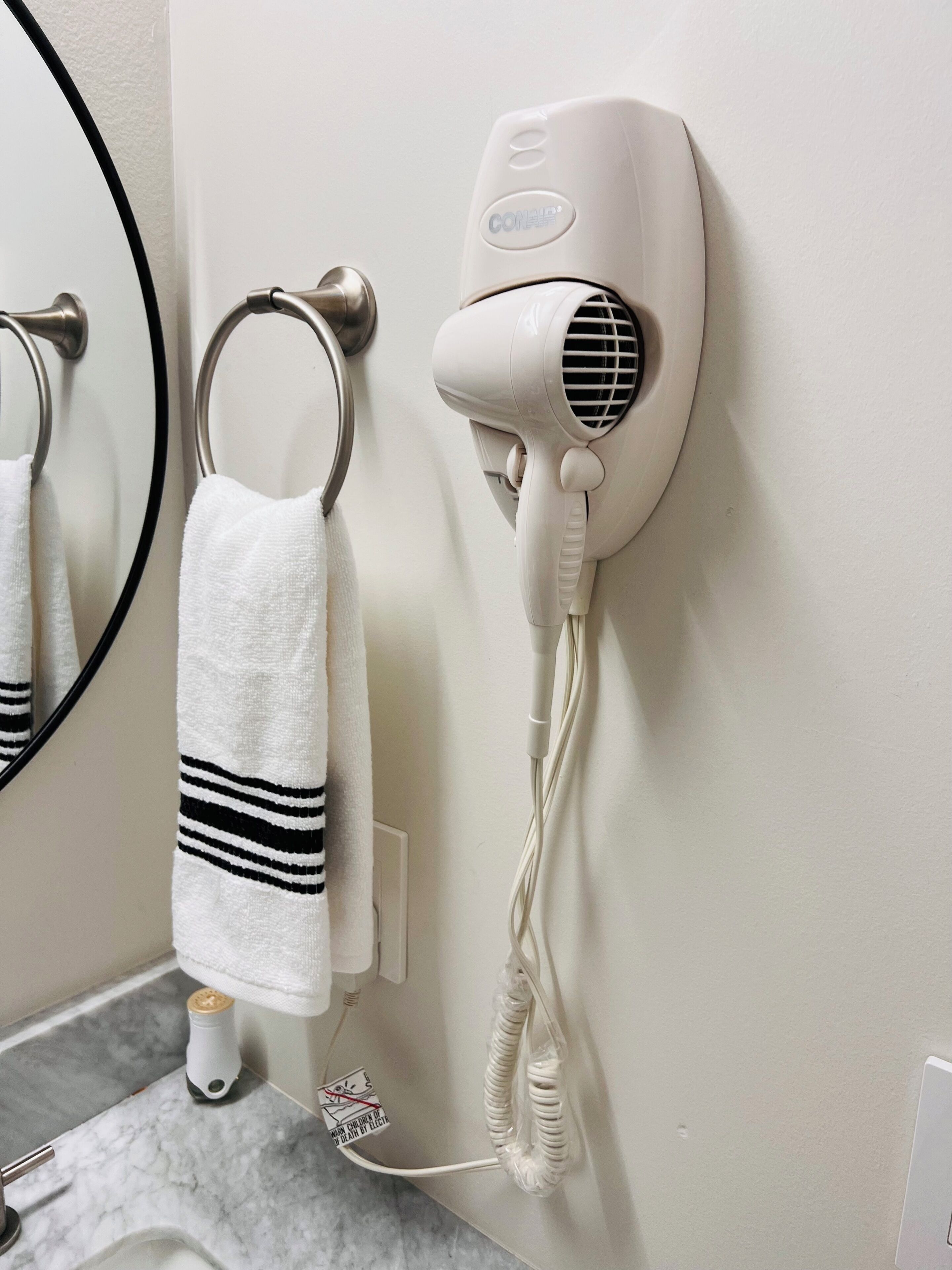 Hårføner, håndklær, såpe og sjampo