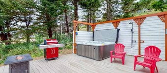 Helter Shelter- Ocean-View Victorian style home