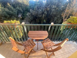 Deluxe Double Room, Balcony, City View | Outdoor dining - Sofia e la città delle meraviglie (Naples)