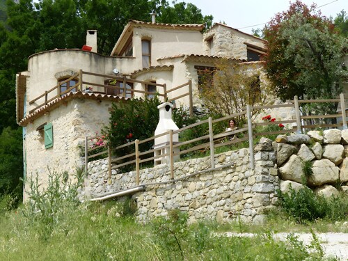Le frêne – La Ferme des Aygues, Drôme Provençale